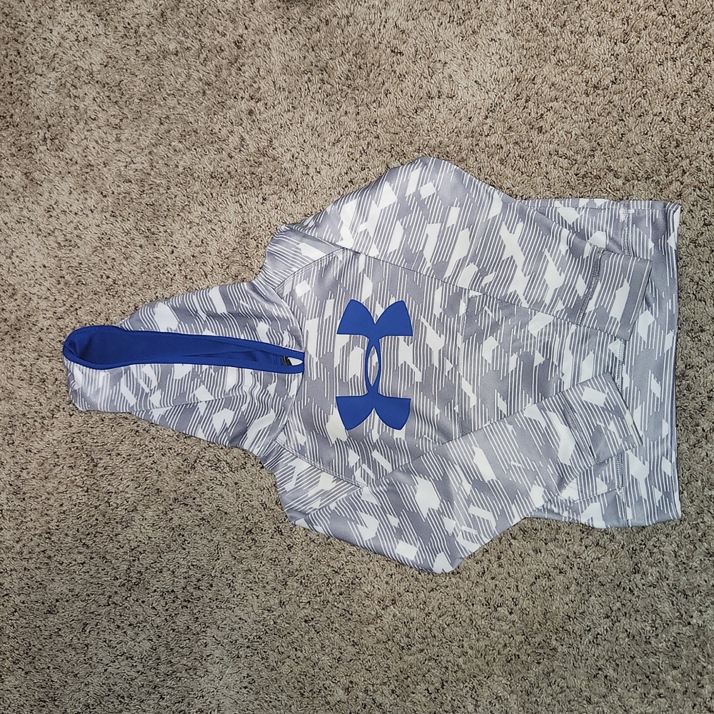 Boy's Umder Armour hoodie, size 7